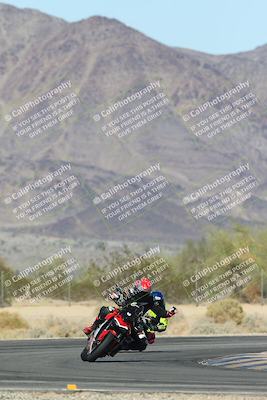 media/Oct-30-2025-Racers Edge (Thu) [[dabbdaf680]]/3-B Group/Session 5 (Turn 6)/